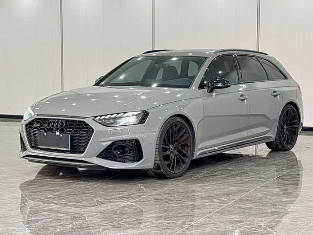 Audi RS 4 2024 2.9L — из Китая под ключ