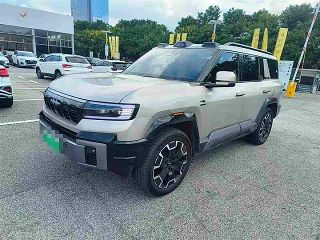 Fang Cheng Bao Fang Cheng Bao 8 2025 2L — из Китая под ключ
