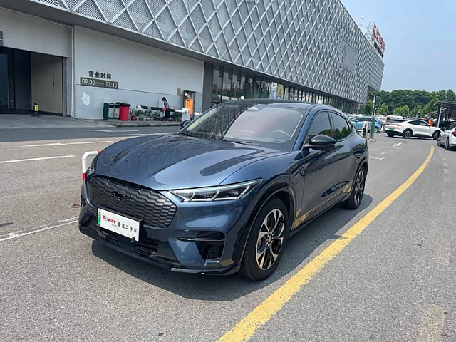 Ford Mustang Mach-E 2021 619 км хода — из Китая под ключ