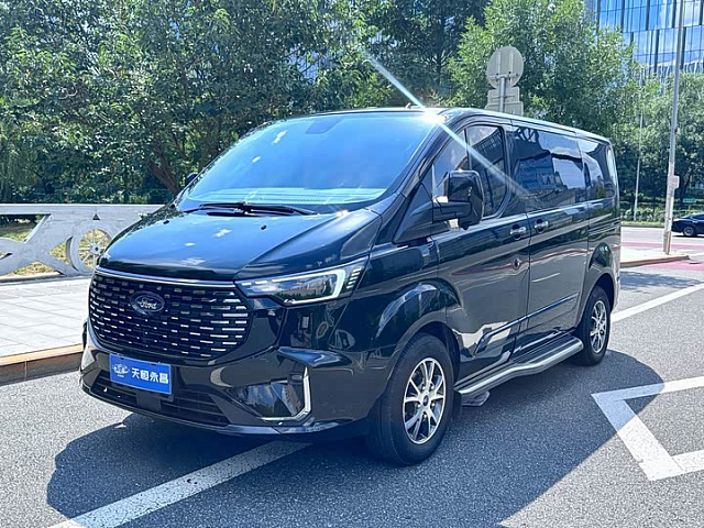 Ford Tourneo 2023 2L — из Китая под ключ
