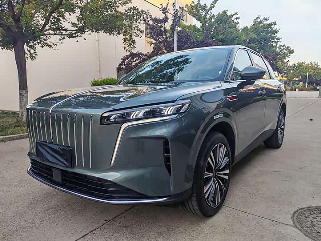 Hongqi HS6 PHEV 2026 1.5L — из Китая под ключ