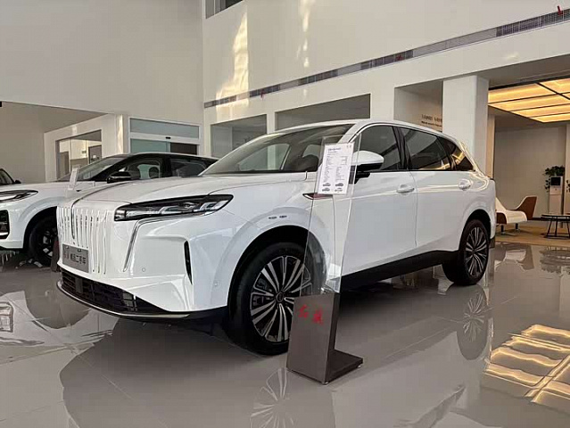 Hongqi HS6 PHEV 2026 1.5L — из Китая под ключ
