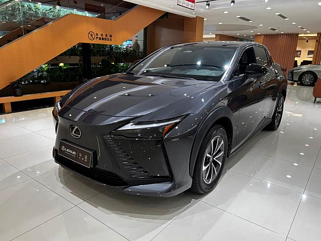 Lexus RZ 2023 520 км хода — из Китая под ключ