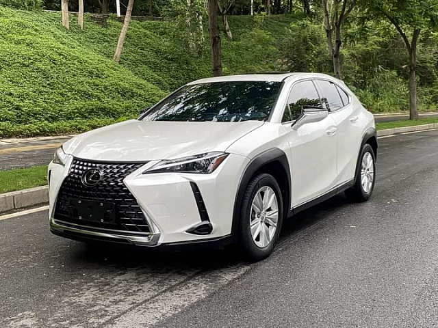 Lexus UX 2022 2L — из Китая под ключ