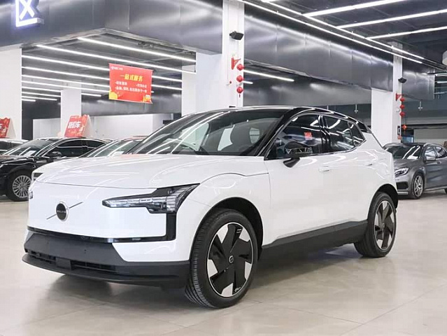 Volvo EX30 2025 590 км хода — из Китая под ключ