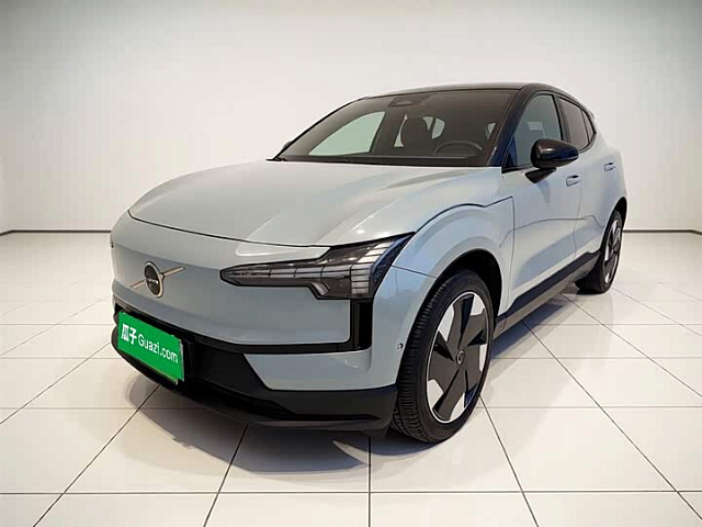 Volvo EX30 2025 590 км хода — из Китая под ключ