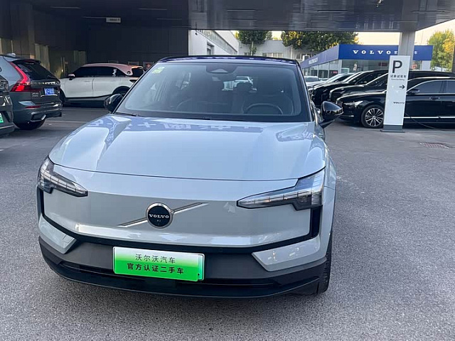 Volvo EX30 2025 590 км хода — из Китая под ключ