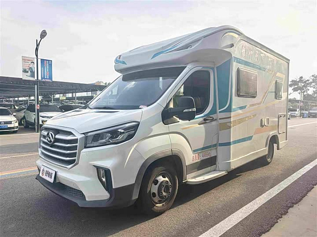 Maxus V90 RV 2021款 2.0T生活家V90自行式C型房车旗舰版小额头横床 — из Китая под ключ