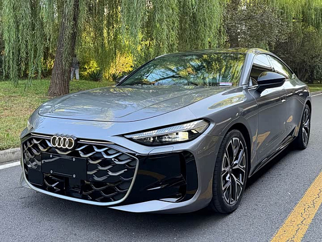 Audi A5L Sportback 2026款 TFSI 150kW 尊享quattro型 — из Китая под ключ