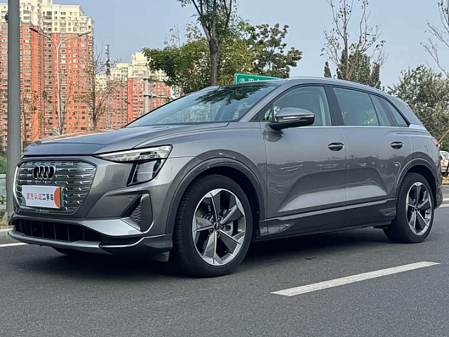 Audi Q5 e-tron 2022款 40 e-tron 星耀型 锦衣套装 — из Китая под ключ