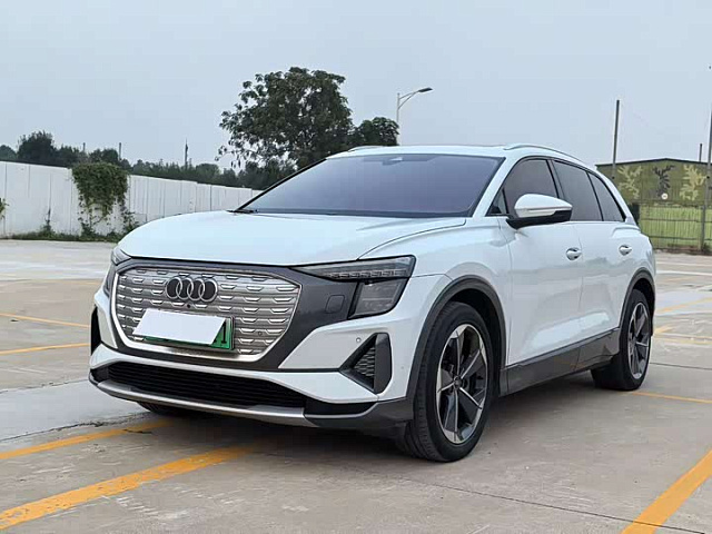 Audi Q5 e-tron 2022款 40 e-tron 星耀型 锦衣套装 — из Китая под ключ