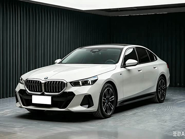 BMW 5 Series (импорт) 2024款 525i M运动套装 — из Китая под ключ