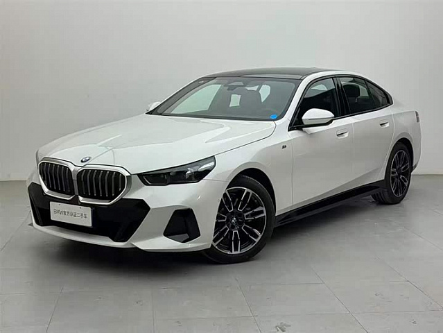 BMW 5 Series (импорт) 2024款 525i M运动套装 — из Китая под ключ