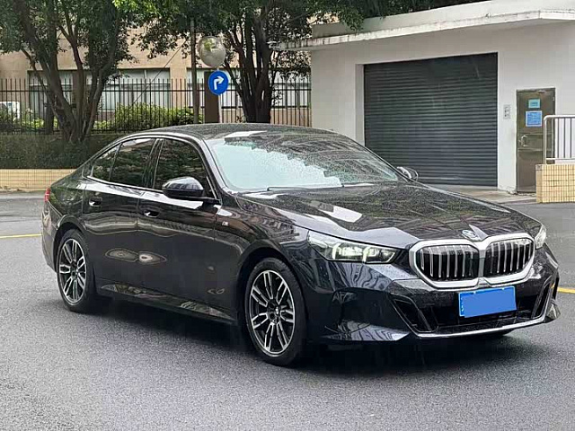 BMW 5 Series (импорт) 2024款 525i M运动套装 — из Китая под ключ