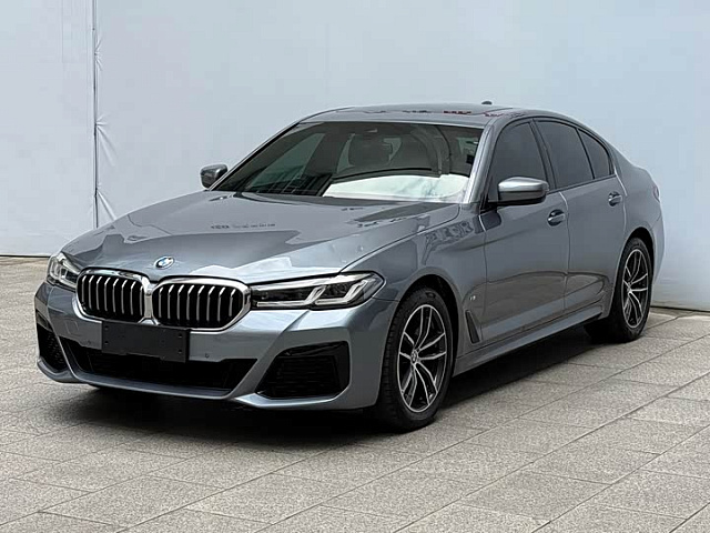 BMW 5 Series (импорт) 2022款 改款 525i M运动套装 — из Китая под ключ