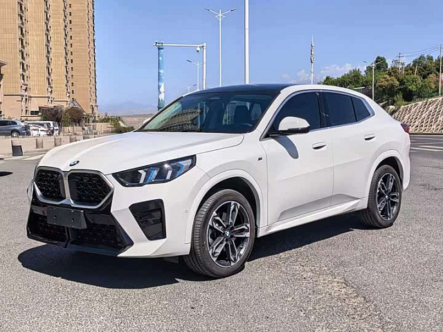 BMW X2 (импорт) 2025款 sDrive25i M运动套装 — из Китая под ключ