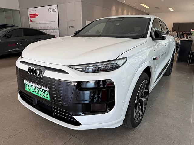 Audi Q6L Sportback e-tron 2026款 首发领航版 — из Китая под ключ
