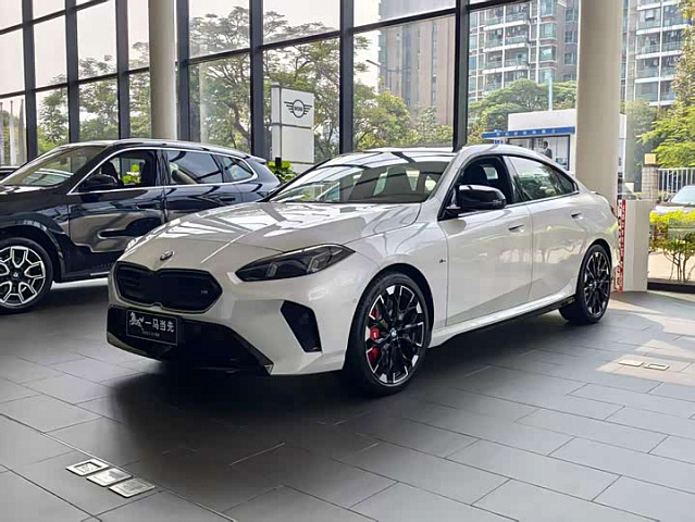 BMW M235L 2025款 M235L — из Китая под ключ