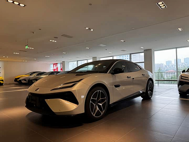 Lotus EMEYA 2025款 600 旅行版 — из Китая под ключ