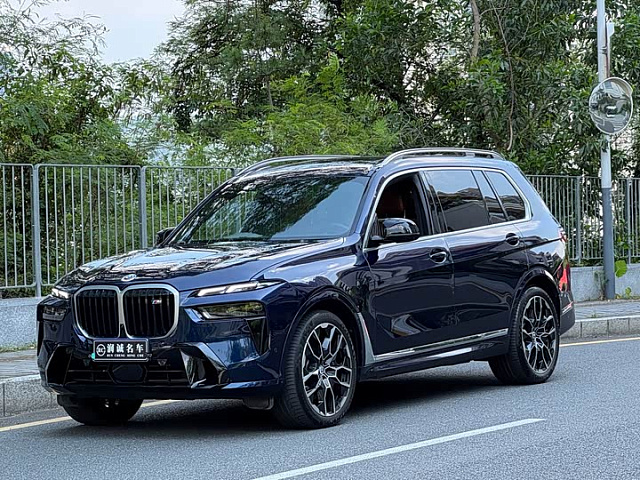 BMW X7 M60i 2023款 xDrive M60i — из Китая под ключ