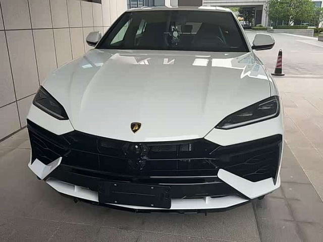 Lamborghini Urus SE 2025款 4.0T 标准版 — из Китая под ключ