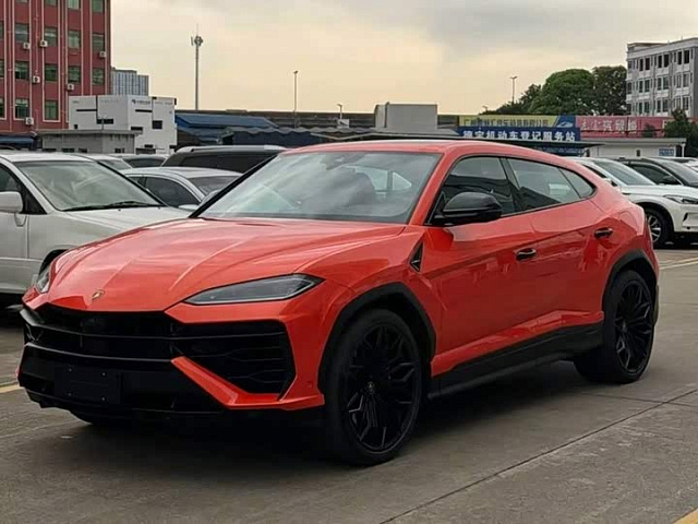 Lamborghini Urus SE 2025款 4.0T 标准版 — из Китая под ключ