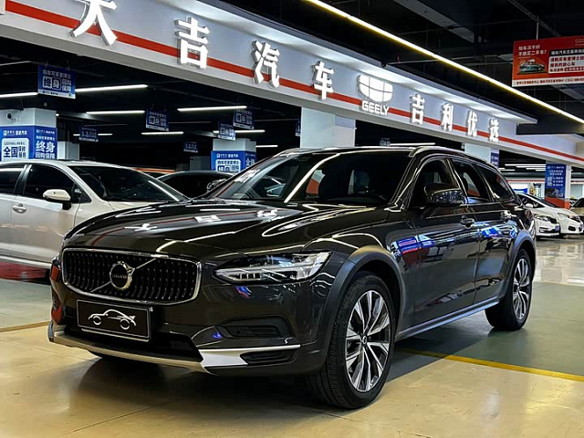 Volvo V90 2022款 Cross Country B5 AWD 智远版 — из Китая под ключ
