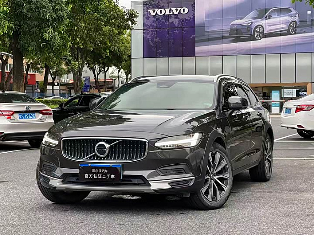 Volvo V90 2022款 Cross Country B5 AWD 智远版 — из Китая под ключ