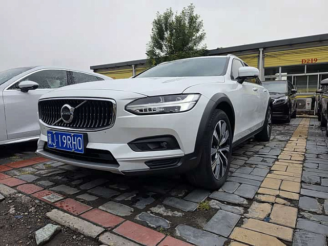 Volvo V90 2021款 Cross Country B5 AWD 智远版 — из Китая под ключ