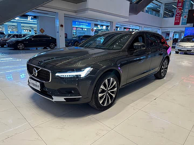 Volvo V90 2021款 Cross Country B5 AWD 智远版 — из Китая под ключ