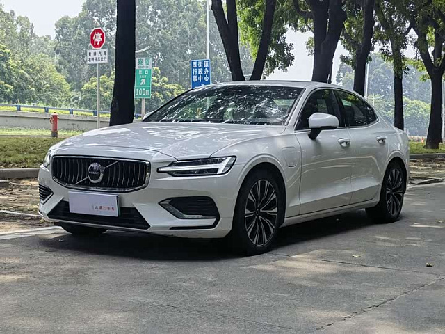 Volvo S60 PHEV — Авто под заказ из Китая
