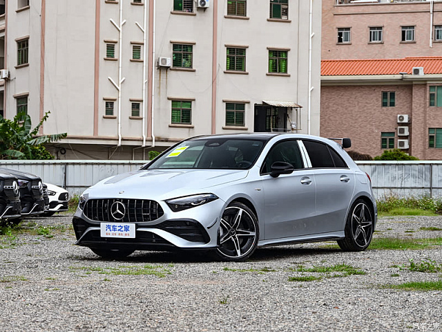 Mercedes-Benz A-Class AMG (импорт) 2026款 AMG A 35 4MATIC — из Китая под ключ