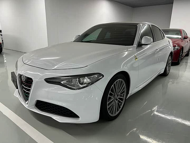 Alfa Romeo Giulia 2021款 2.0T 280HP 豪华版 — из Китая под ключ