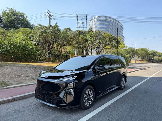 Buick Zhijing Shijia 2026款 奢享版 — из Китая под ключ