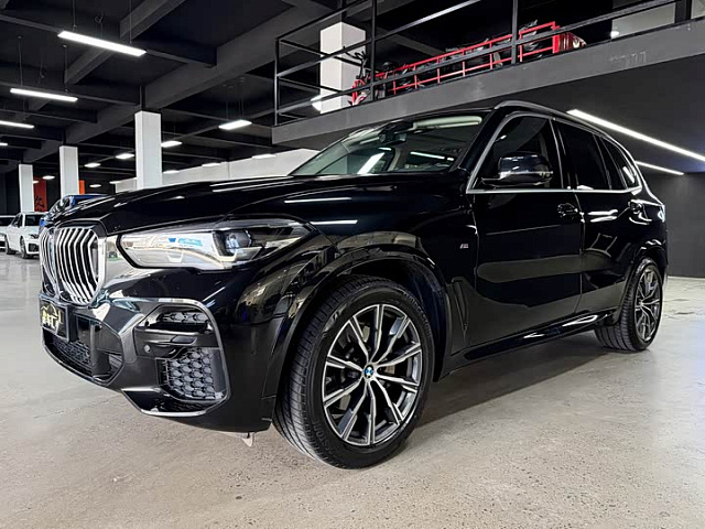BMW X5 (импорт) 2022款 xDrive30i M运动套装 — из Китая под ключ