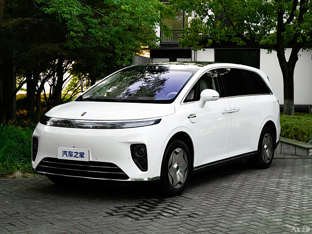 Stelato V8 2026款 纯电 Max 后驱 120kWh — из Китая под ключ