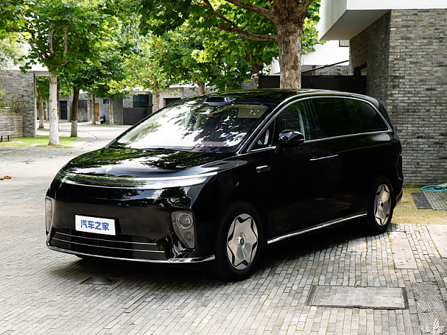 Stelato V8 2026款 增程 Max 后驱 56kWh — из Китая под ключ