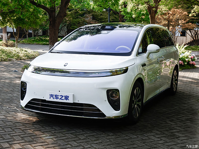 Stelato V8 2026款 增程 Ultra+ 四驱 56kWh — из Китая под ключ