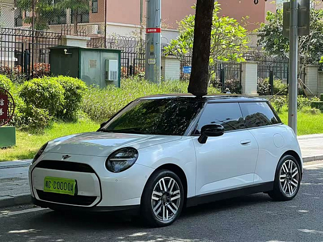 MINI Electric Mini Cooper 2025款 改款 466km COOPER E 经典派 — из Китая под ключ
