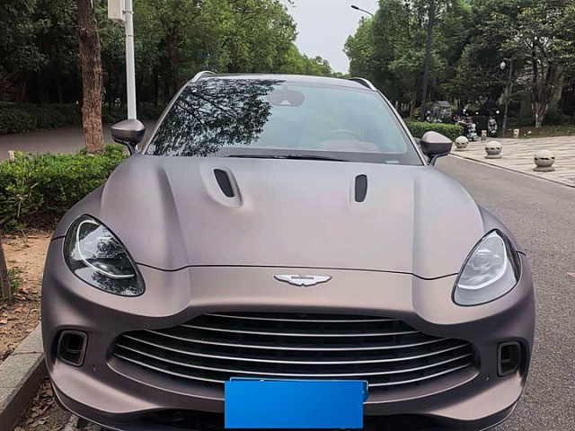 Aston Martin DBX 2023款 3.0T STRAIGHT-SIX — из Китая под ключ