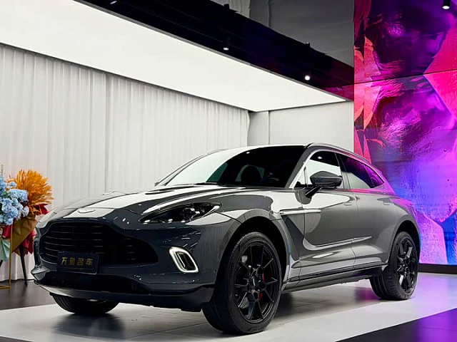 Aston Martin DBX 2022款 3.0T STRAIGHT-SIX — из Китая под ключ