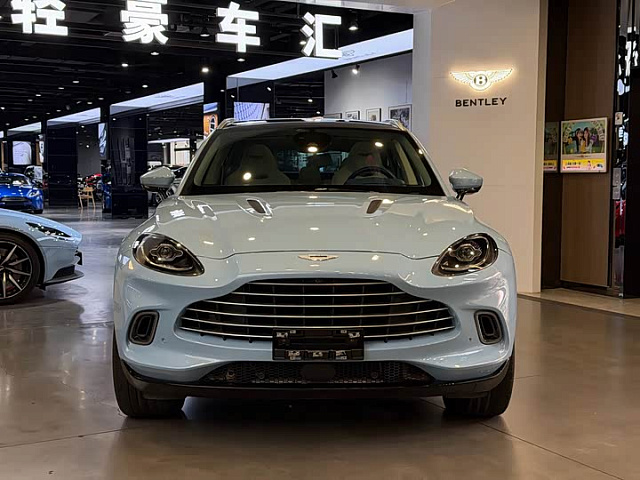 Aston Martin DBX 2022款 3.0T STRAIGHT-SIX — из Китая под ключ