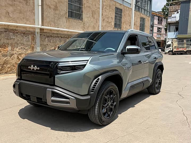 Leopard 3 2025款 501KM 后驱Max版 — из Китая под ключ