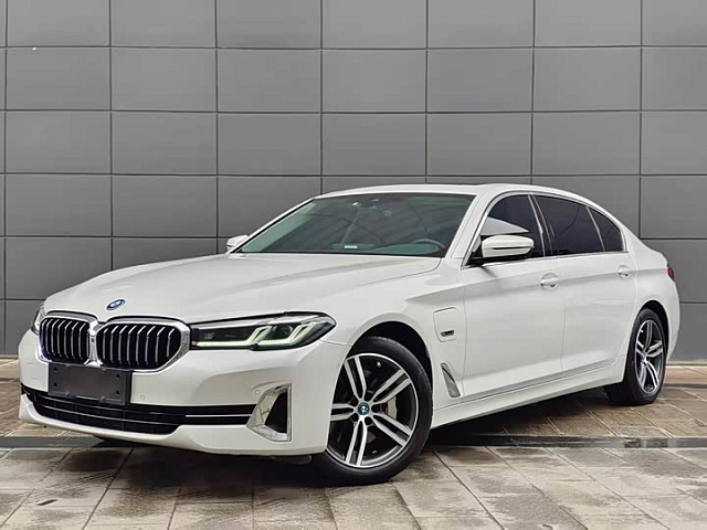 BMW 5 Series PHEV 2022款 535Le 豪华套装 — из Китая под ключ