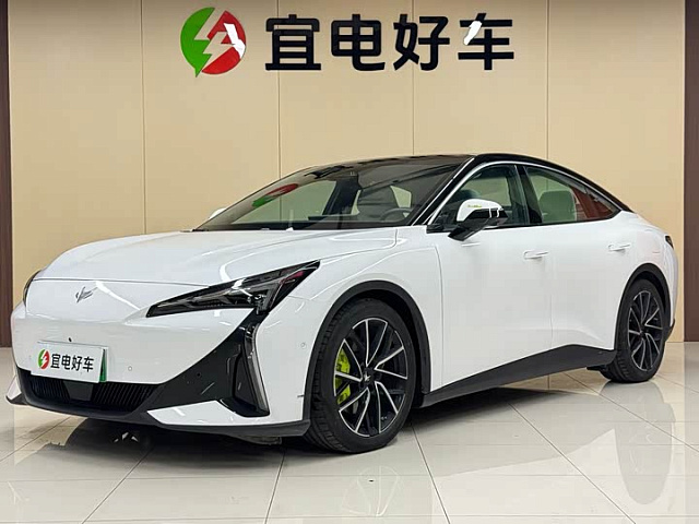 ARCFOX Alpha S5 2025款 改款 668MAX神行版 200kW — из Китая под ключ