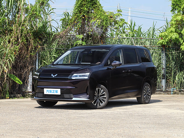 Wuling Starlight 730 New Energy 2026款 纯电 500km 尊享型 — из Китая под ключ