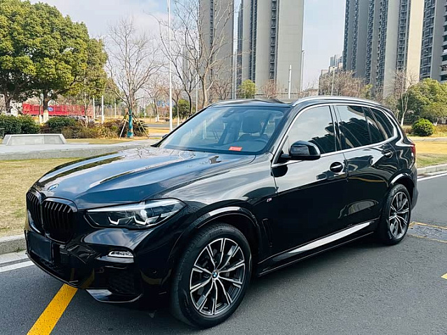 BMW X5 (импорт) 2021款 改款 xDrive30i M运动套装 — из Китая под ключ