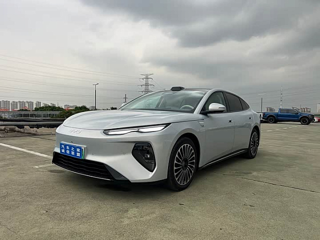 BYD Seal 08 2026款 EV 775KM尊贵型 — из Китая под ключ