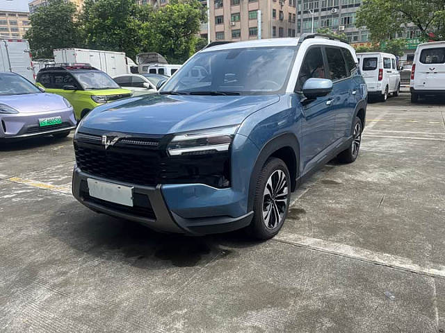 Wuling Starlight 560 New Energy 2026款 插混 125km 豪华型 — из Китая под ключ