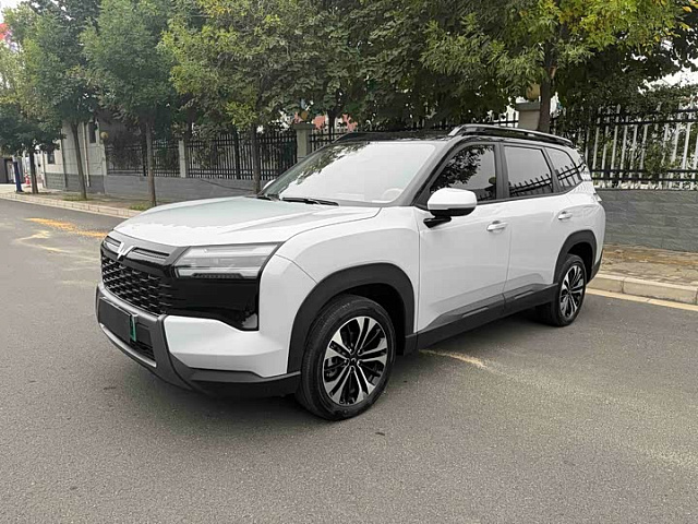 Wuling Starlight 560 New Energy 2026款 插混 125km 豪华型 — из Китая под ключ
